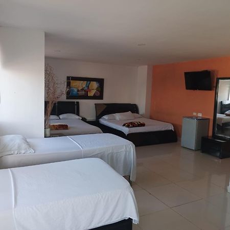 Hotel Intersuites Barranquilla  Exteriör bild