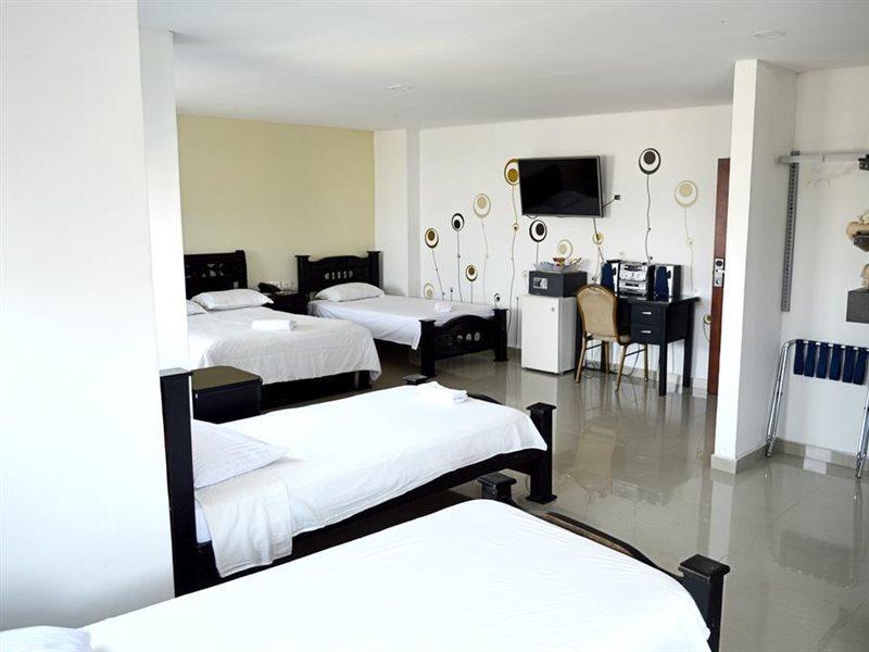 Hotel Intersuites Barranquilla  Exteriör bild
