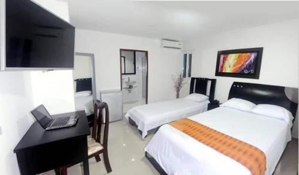 Hotel Intersuites Barranquilla  Exteriör bild