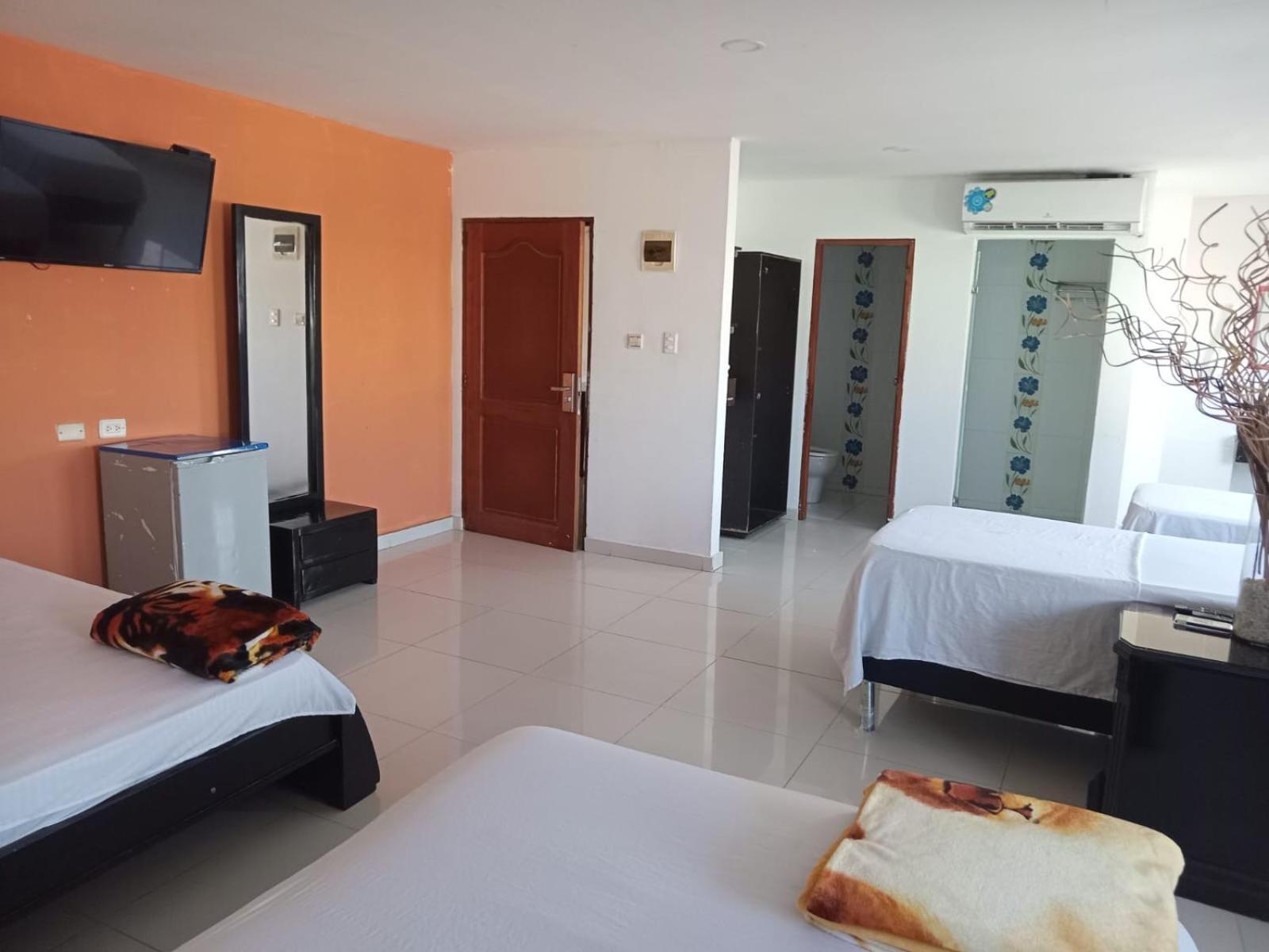 Hotel Intersuites Barranquilla  Exteriör bild