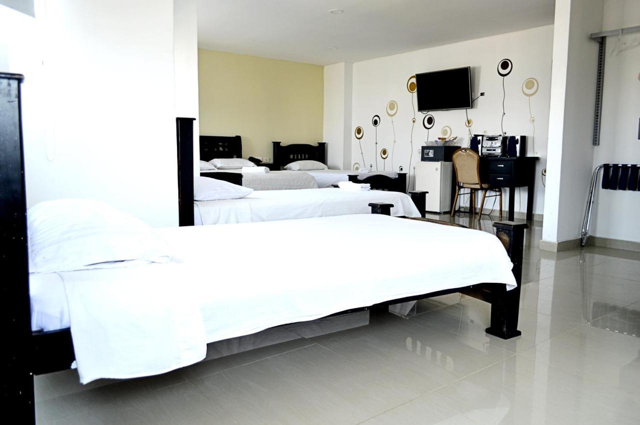 Hotel Intersuites Barranquilla  Exteriör bild